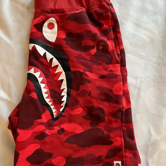 Mens Bape Camo Logo Sweat Shorts in Red/ Large - Picture 6 of 6